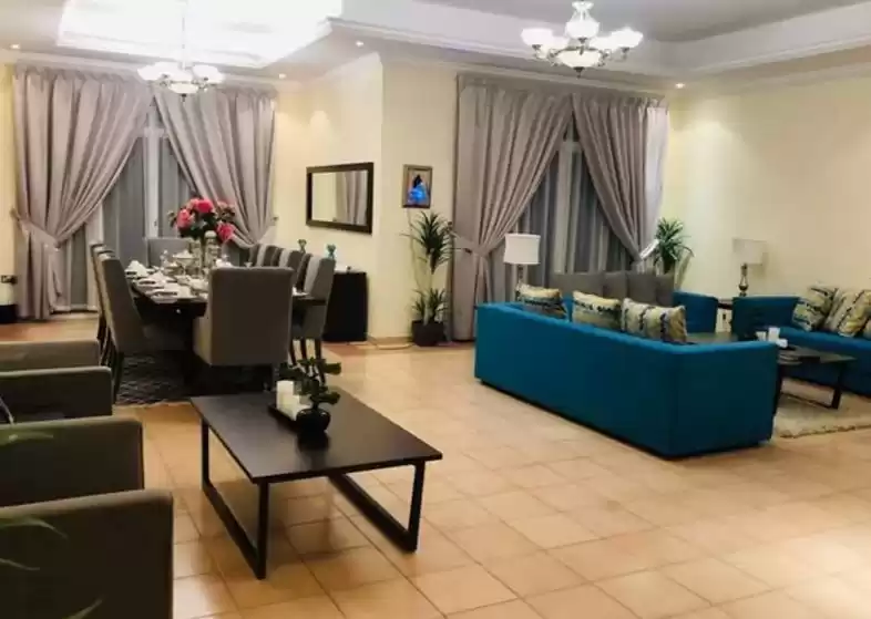 Residencial Listo Propiedad 4 + habitaciones de servicio S / F Villa en Compound  alquiler en al-sad , Doha #9450 - 1  image 